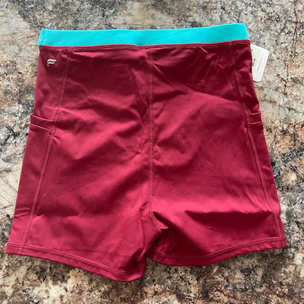 Two piece fabletics outfit - Picture 12 of 12